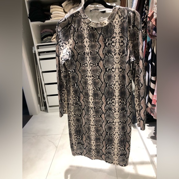 Knit snake print dress from Vero Moda. - Picture 2 of 5
